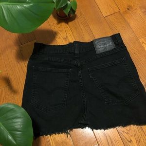 Levi’s black denim high waisted skirt